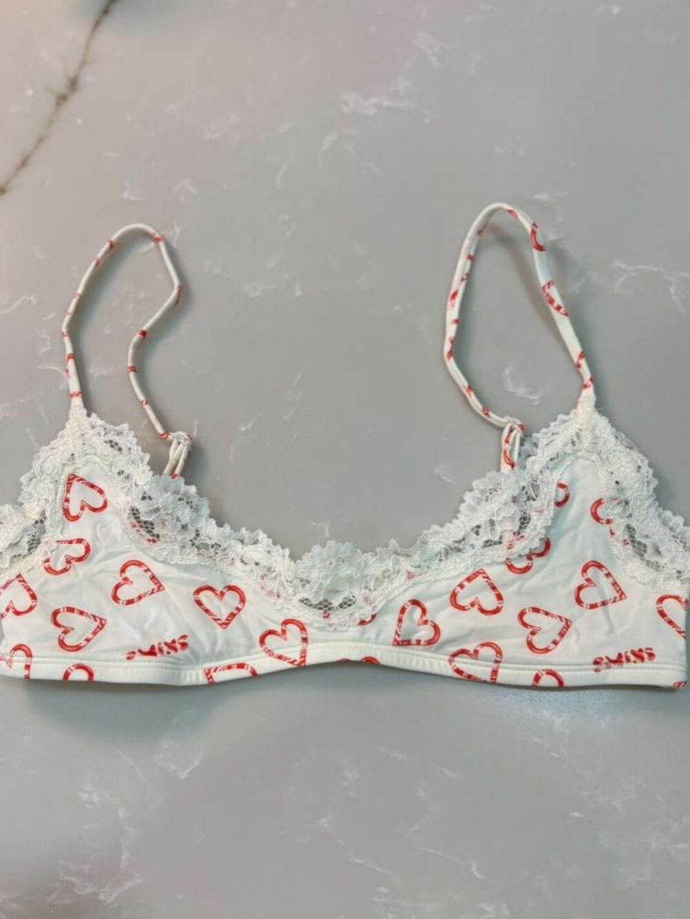 🎀SKIMS Fits Everybody Lace Scoop Bralette | Candy Heart Print |  S | NWOT ❤️✨ - Picture 2 of 5
